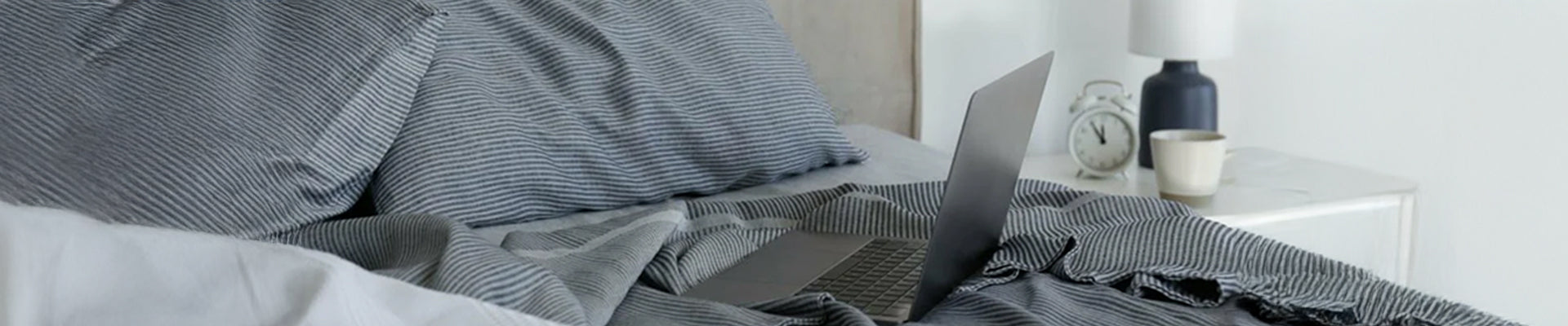 will a full size fitted sheet fit a queen bed