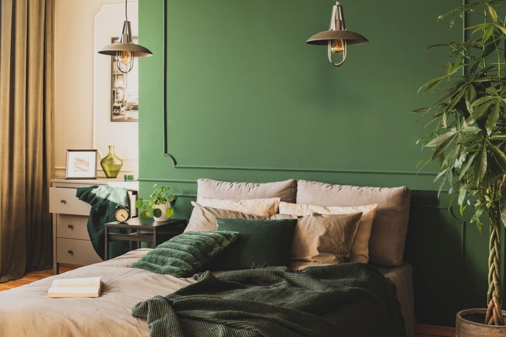 What Color Sheets Go with a Green Comforter? (Style Guide)