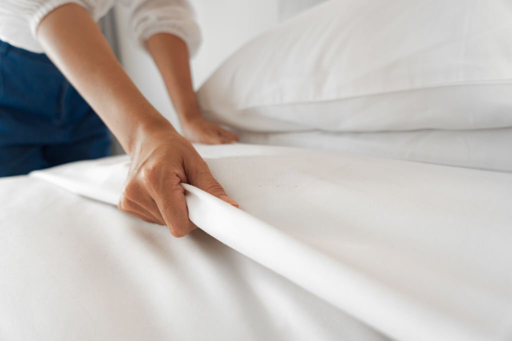 what bed sheets do hotels use