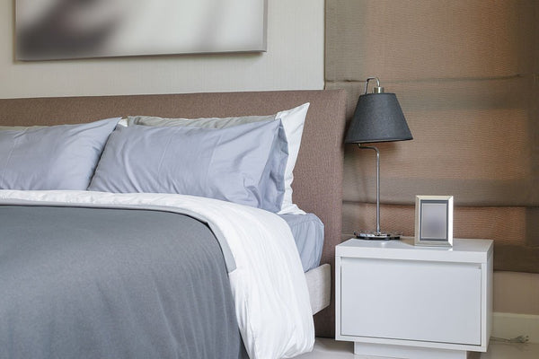 what color comforter goes with grey sheets